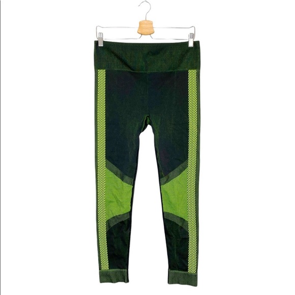 FABLETICS High Waisted Seamless Check Leggings M - Picture 3 of 4